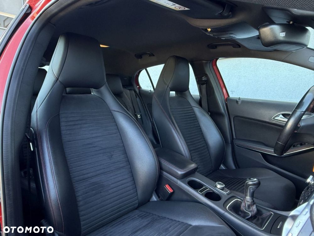 Mercedes-Benz GLA 200 AMG Line - 30