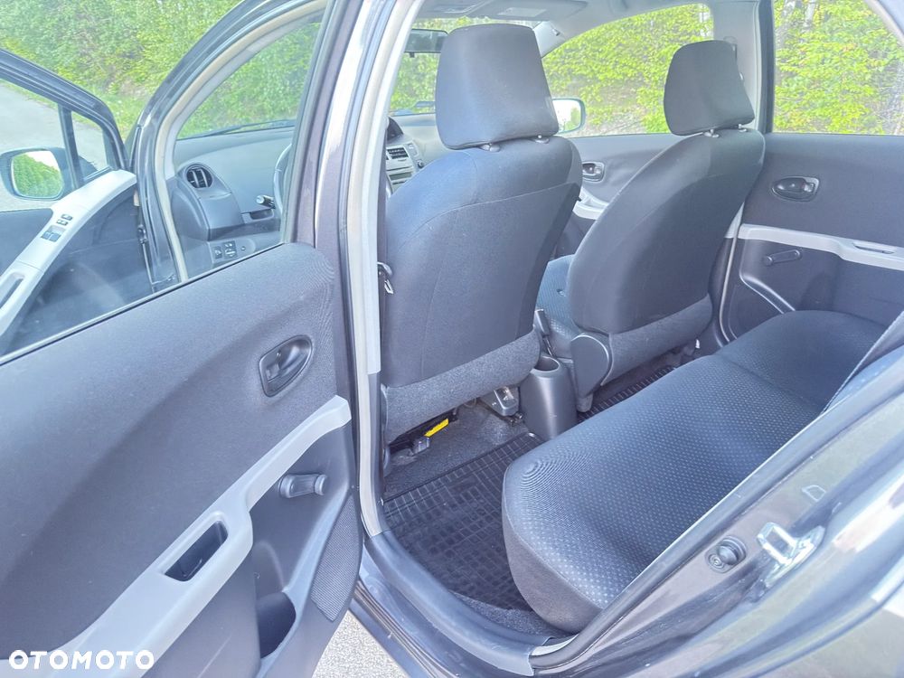 Toyota Yaris 1.33 2010 - 11