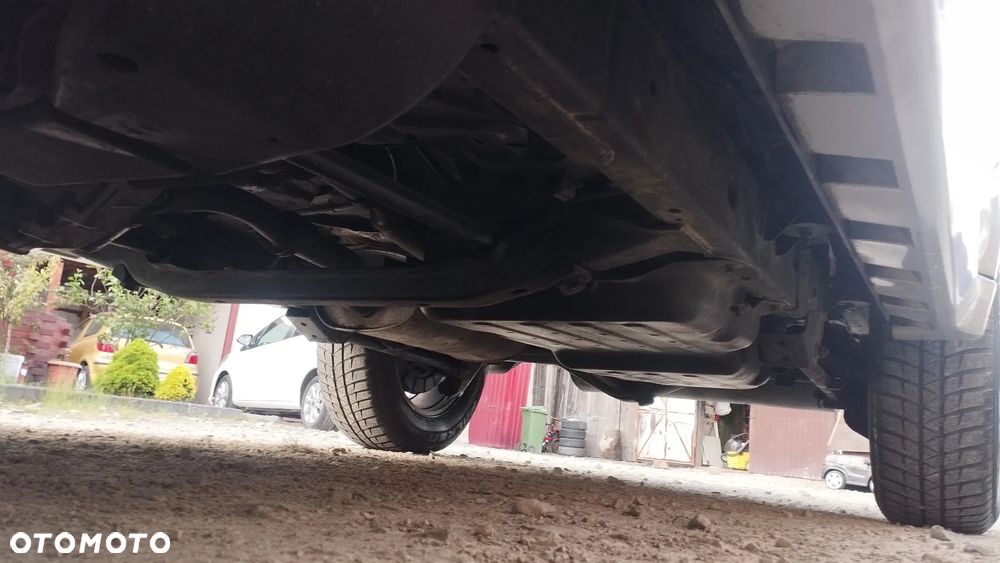 Mitsubishi Outlander 2.4 4WD Inform - 34