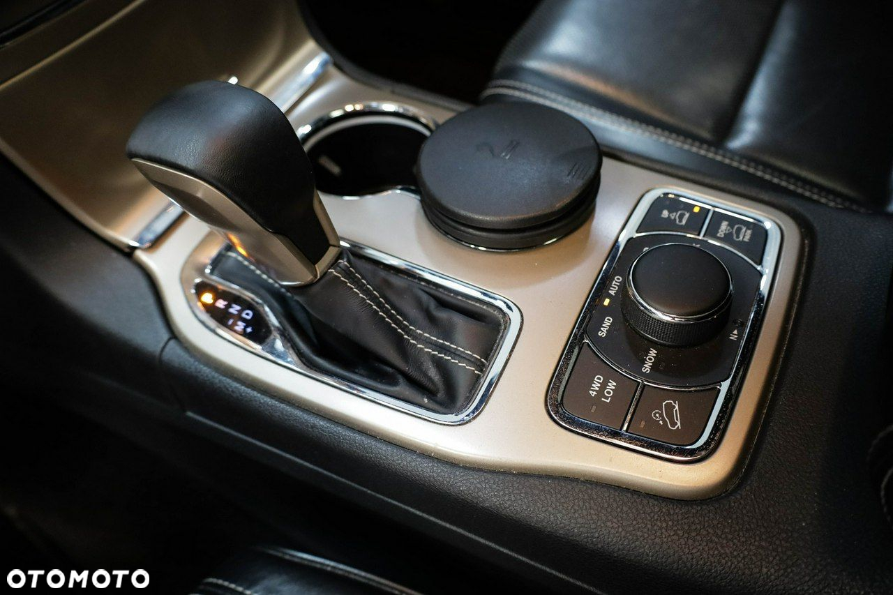 Jeep Grand Cherokee - 20