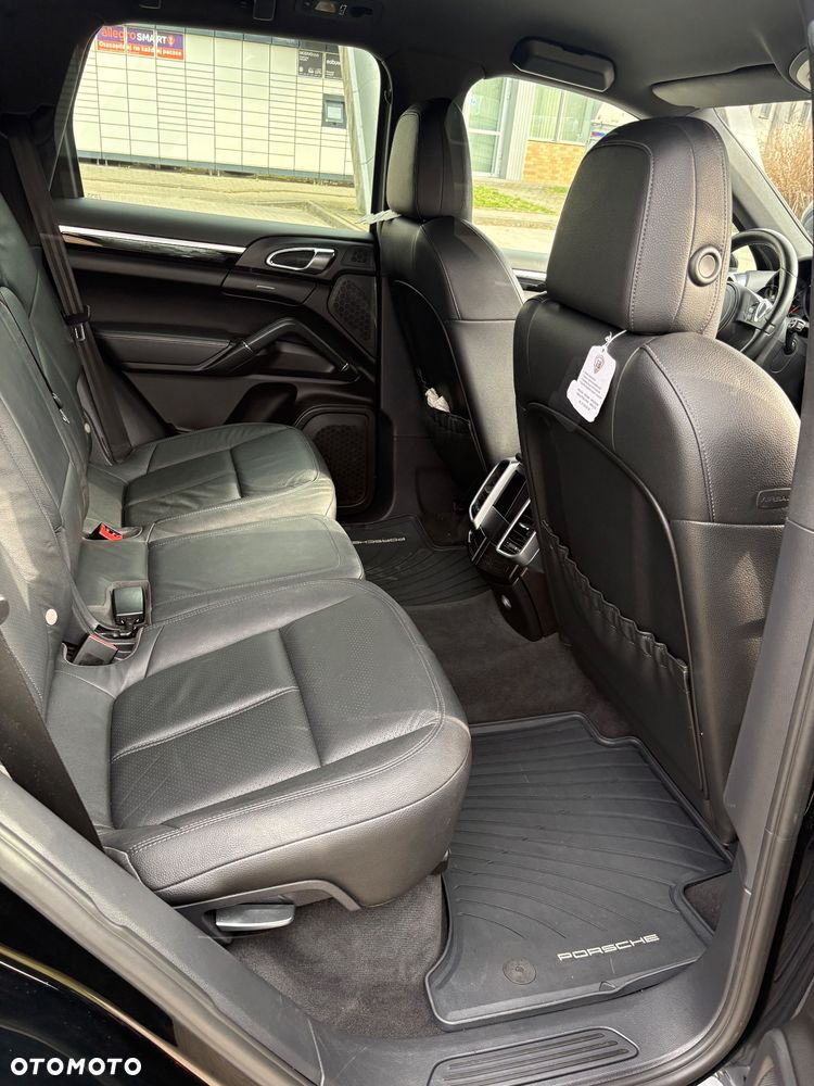 Porsche Cayenne - 16