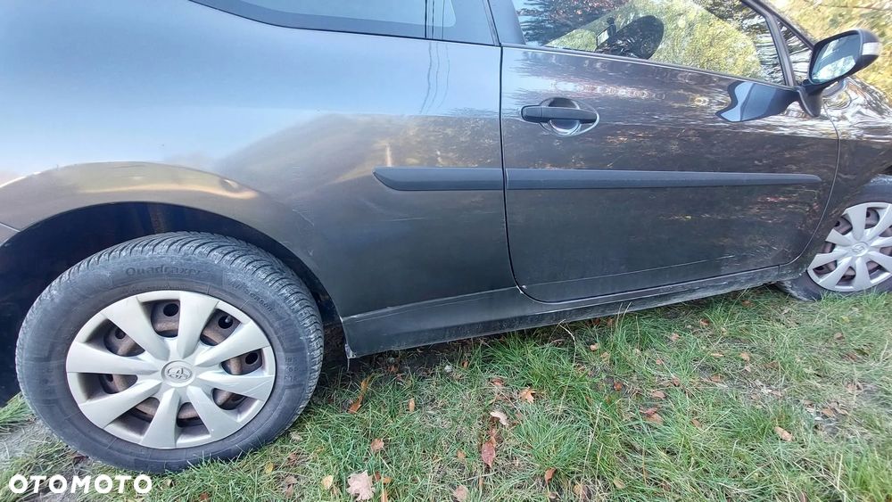 Toyota Auris 2011 photo 5