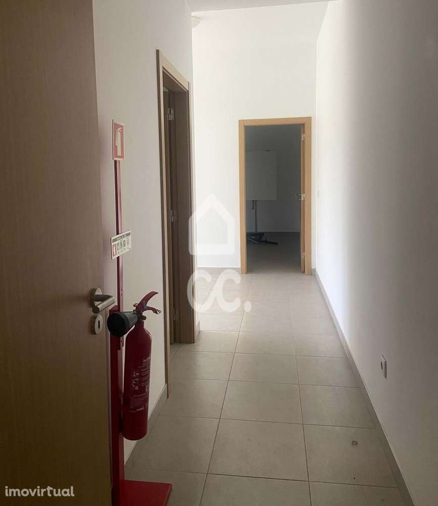 PAVILHÃO INDUSTRIAL EM PATAIAS - Grande imagem: 4/13