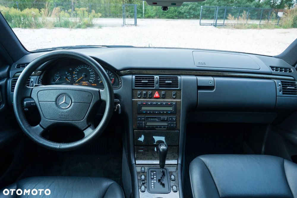 Mercedes-Benz Klasa E 420 Avantgarde - 34