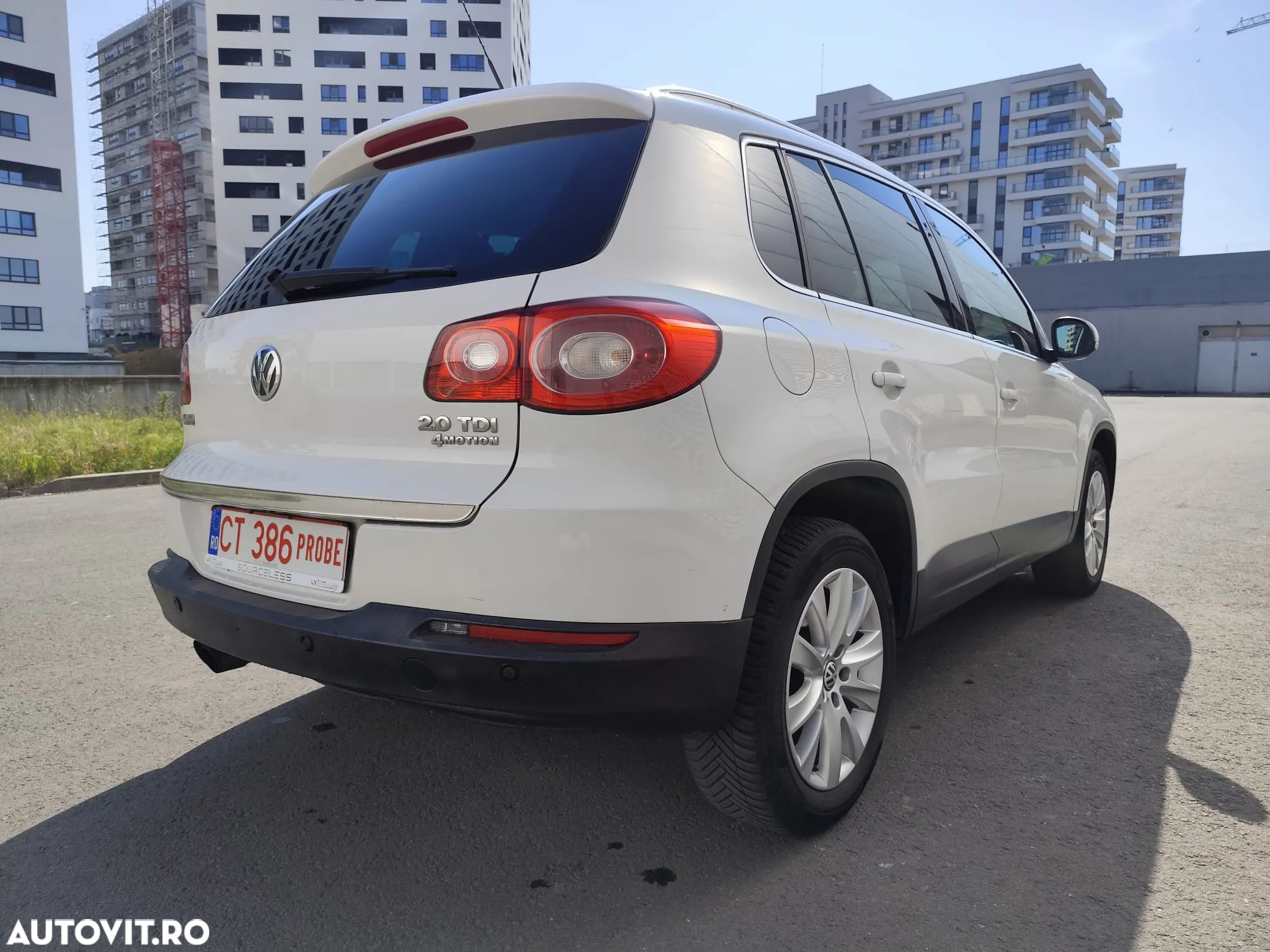 Volkswagen Tiguan 2.0 TDI 4Motion DSG Sport & Style - 11