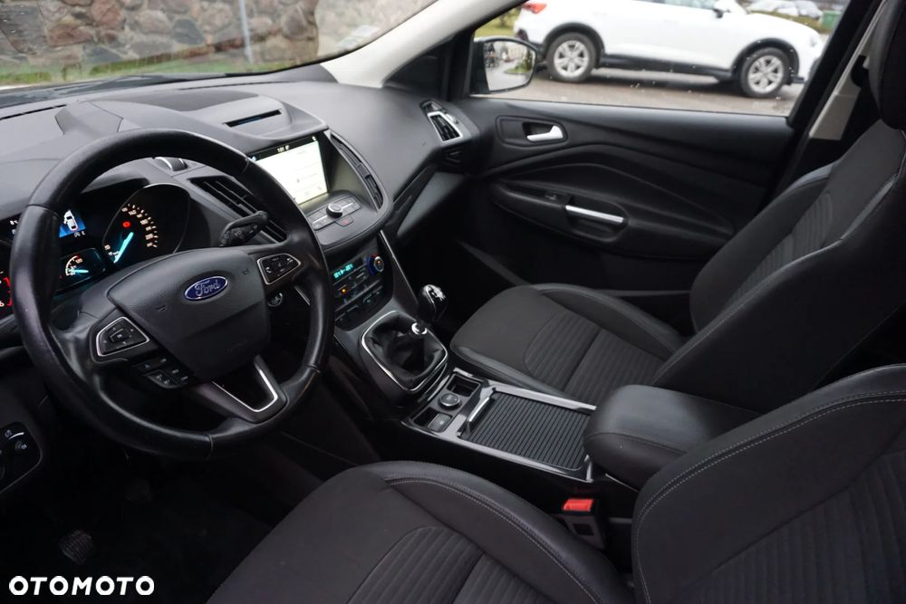 Ford Kuga 2.0 TDCi 2x4 Titanium - 18