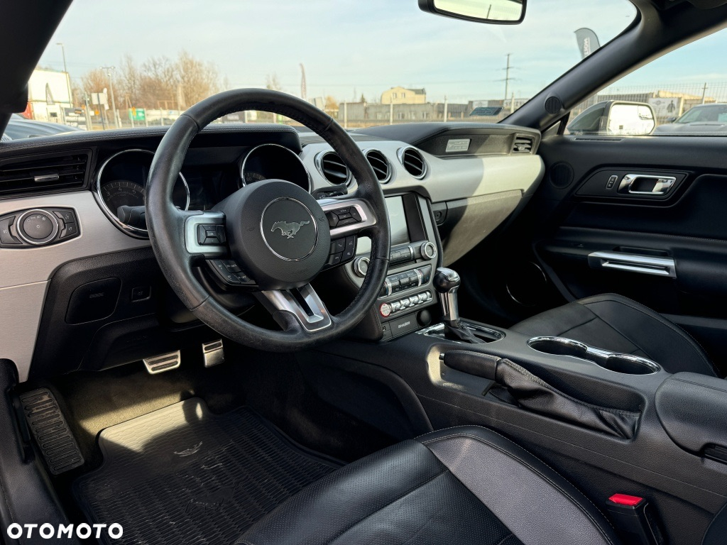 Ford Mustang - 13