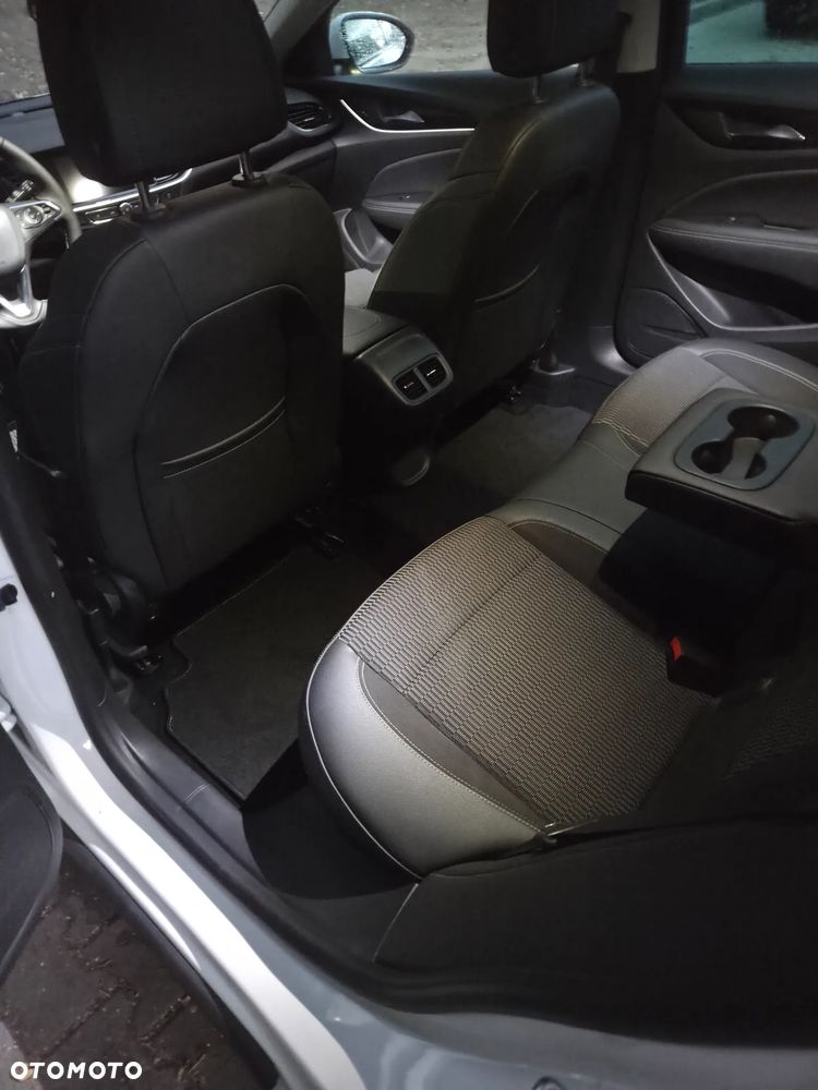 Opel Insignia 1.5 T Exclusive S&S Eco - 23