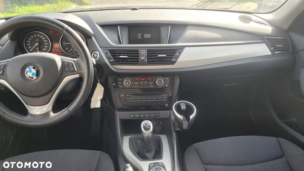 BMW X1 xDrive18d - 9