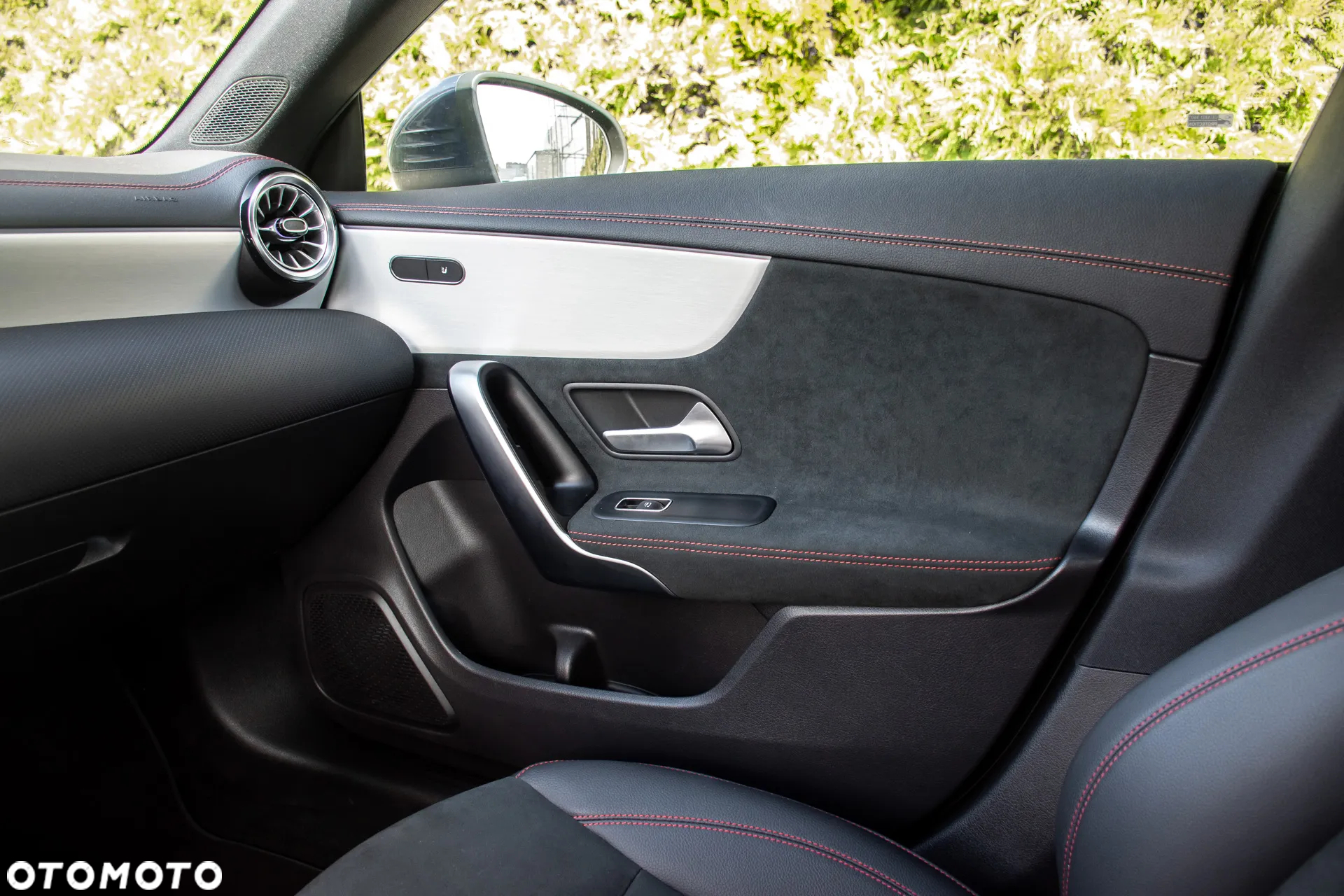 Mercedes-Benz CLA 180 AMG Line 7G-DCT - 39