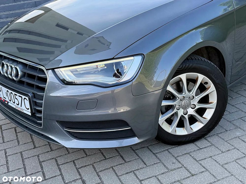 Audi A3 Sportback 1.6 TDI S line Sportpaket - 27