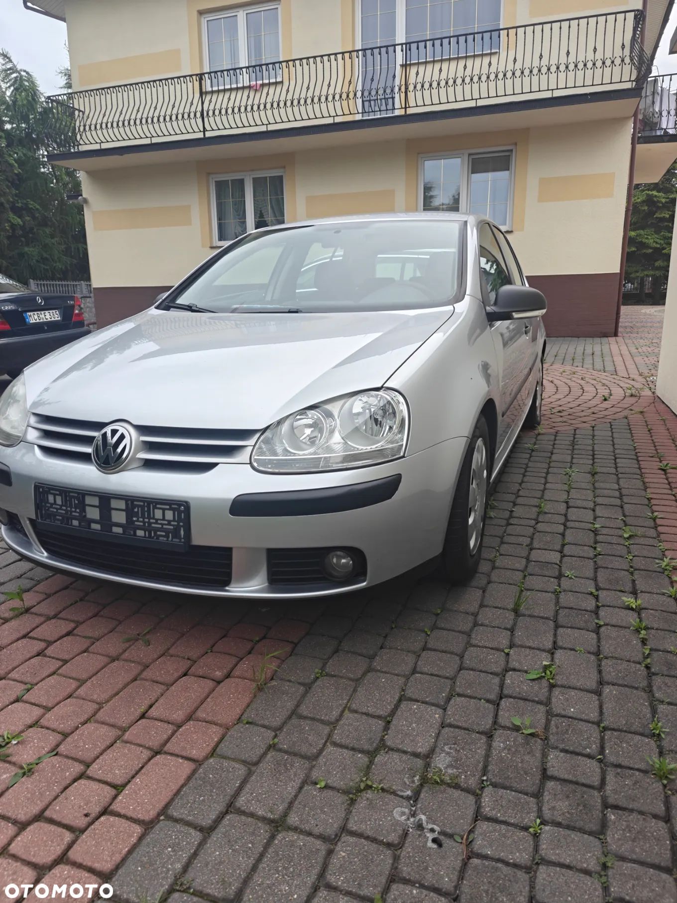 Volkswagen Golf - 1