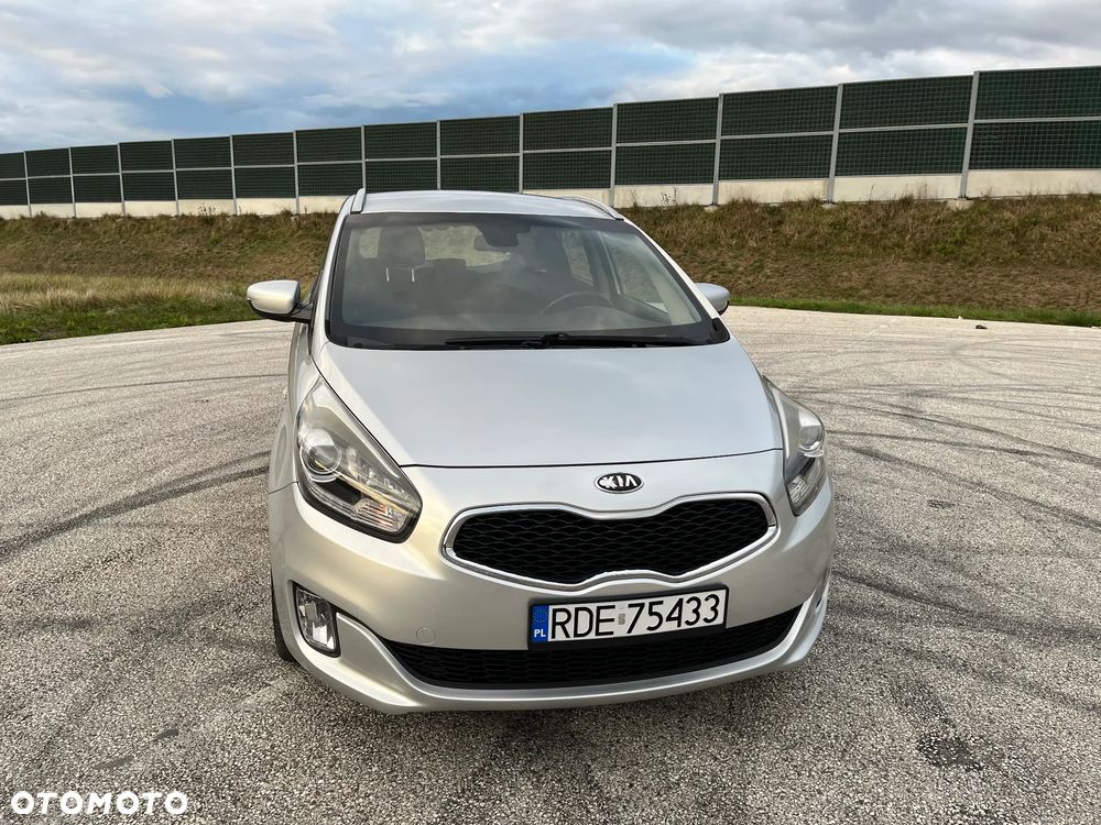Kia Carens - 2