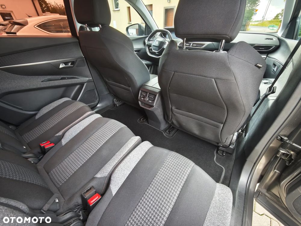 Peugeot 5008 BlueHDi 120 Active - 32