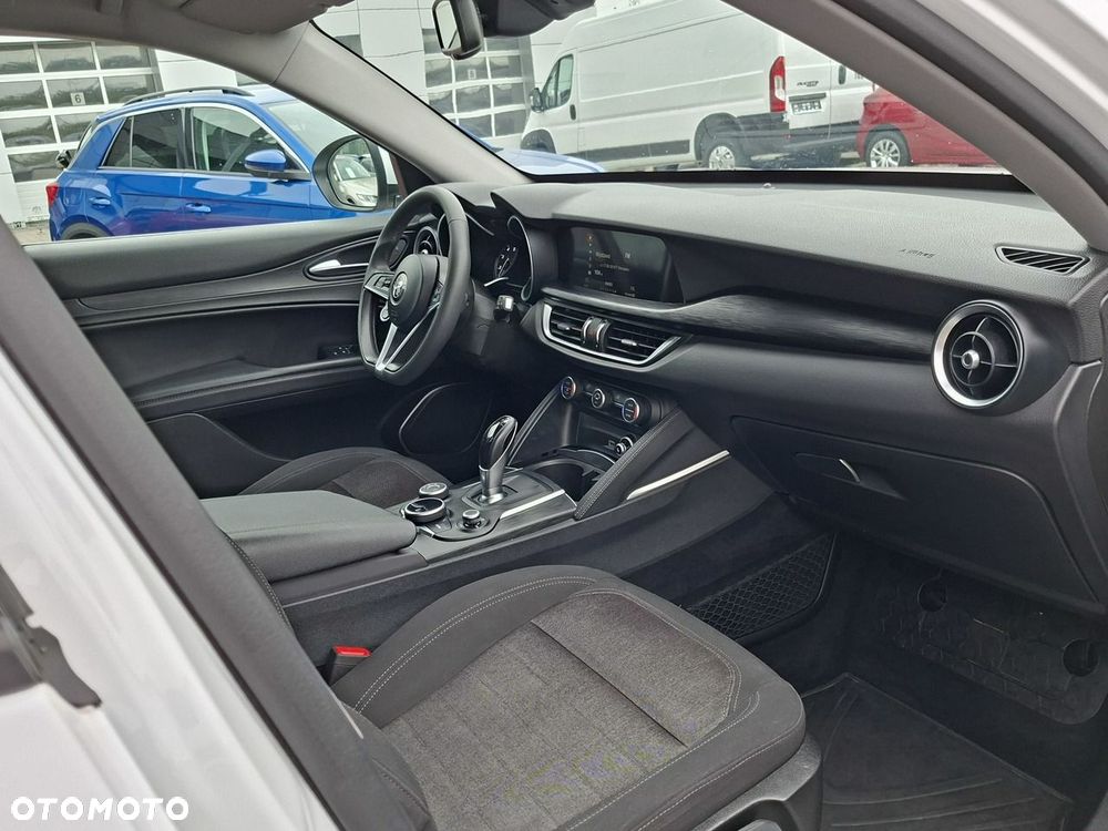 Alfa Romeo Stelvio - 22