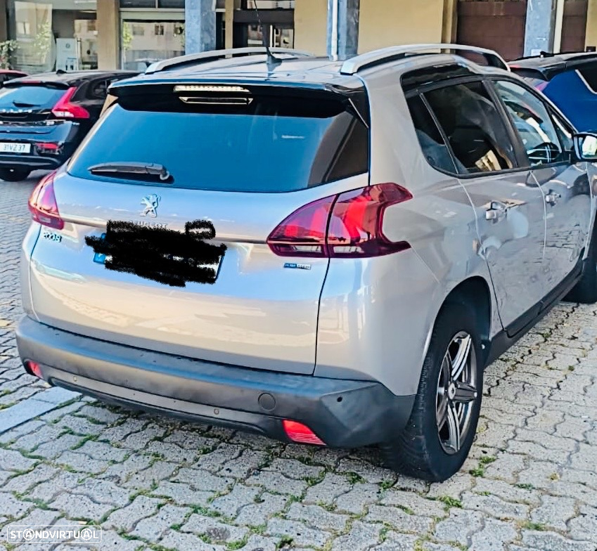 Peugeot 2008 1.2 PureTech Access - 4