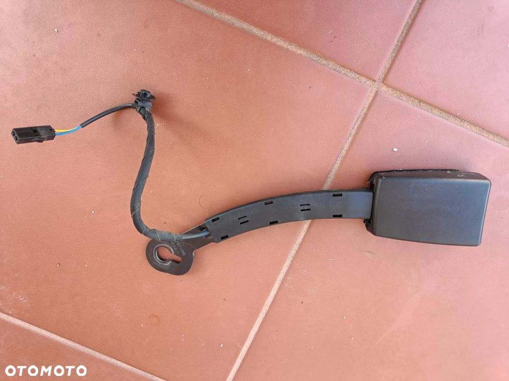 VW GOLF VII 7 SKODA OCTAVIA III ZAPINKA PASA PRAWA PRZEDNIA PRZÓD - 1