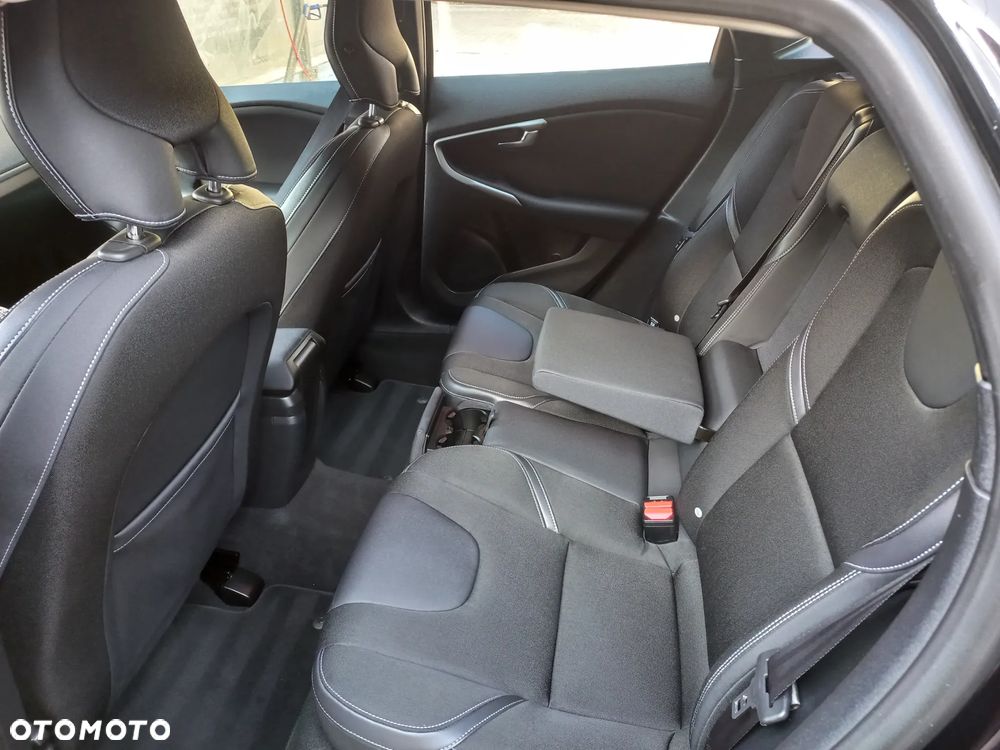 Volvo V40 D2 Momentum - 6