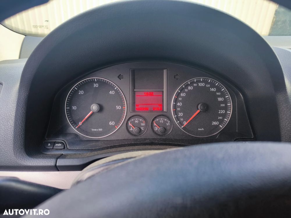 Volkswagen Jetta 1.9 TDI DPF Sportline - 4