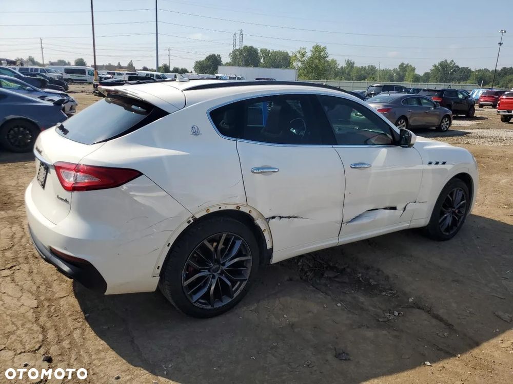 Maserati Levante - 3