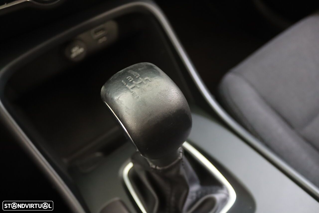 Volvo XC 40 1.5 T2 Momentum - 24