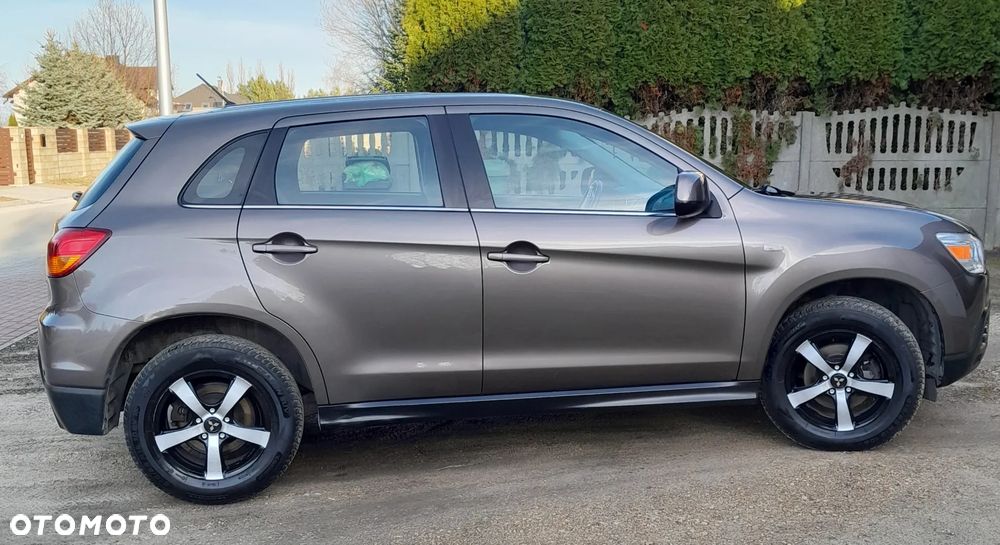 Mitsubishi ASX - 5