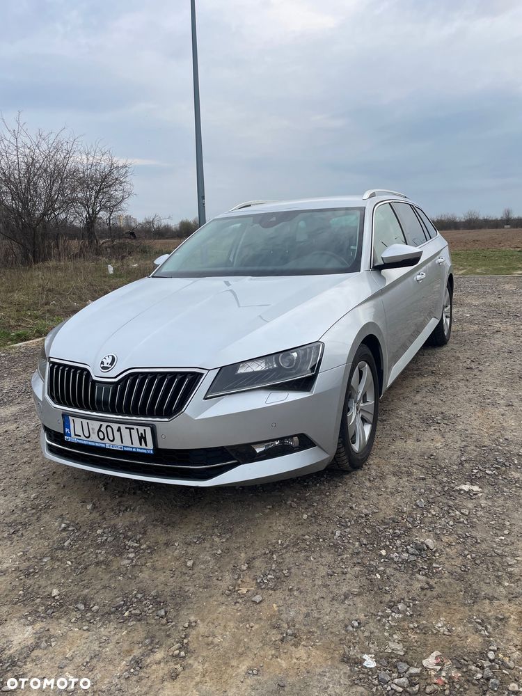 Skoda Superb 2.0 TDI Premium Edition - 1