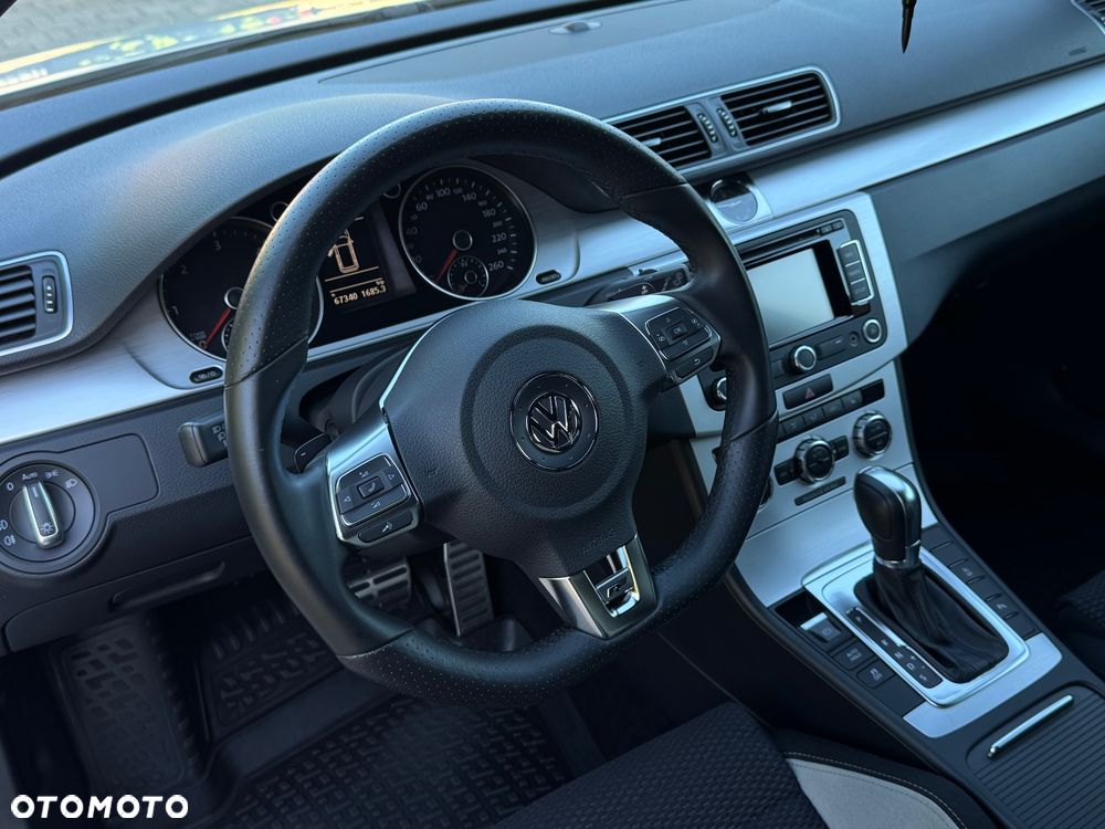 Volkswagen Passat 2.0 TDI Highline R-Style DSG - 22