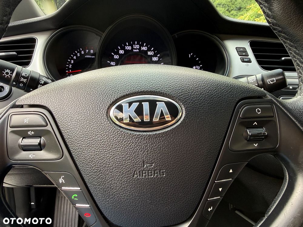 Kia Ceed - 15