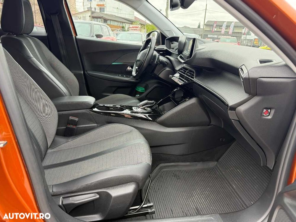 Peugeot 2008 1.5 BlueHDI 130 S&S EAT8 Allure - 19