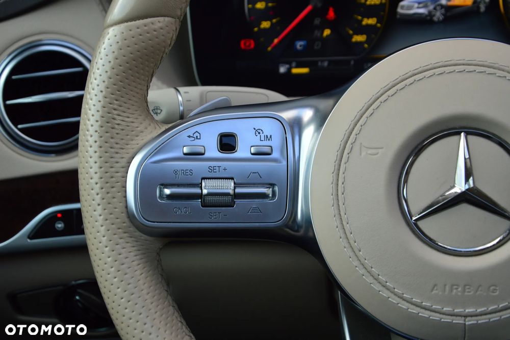 Mercedes-Benz Klasa S 400 d 4-Matic L 9G-TRONIC - 31
