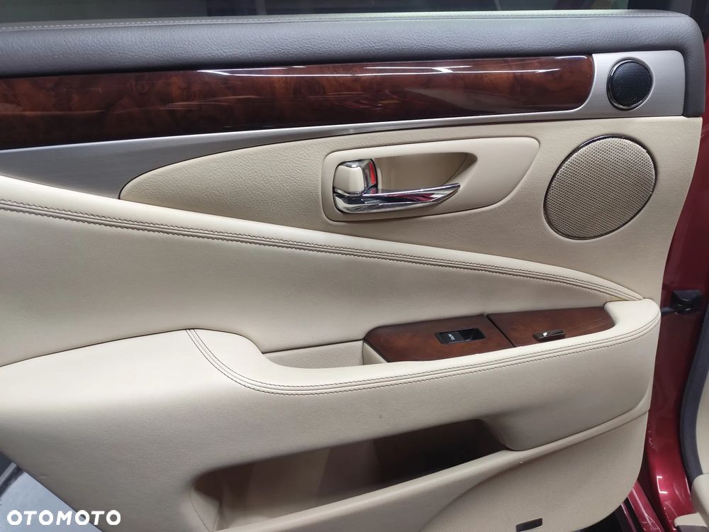 Lexus LS - 31