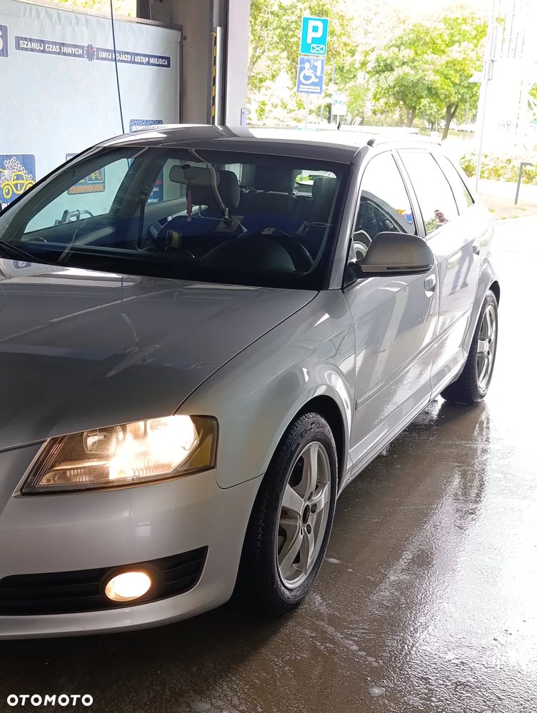 Audi A3 Sportback 1.8 TFSI Ambiente - 4