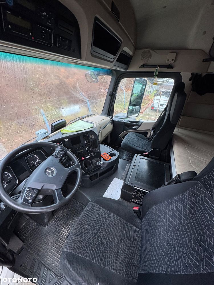 Mercedes-Benz Actros - 6