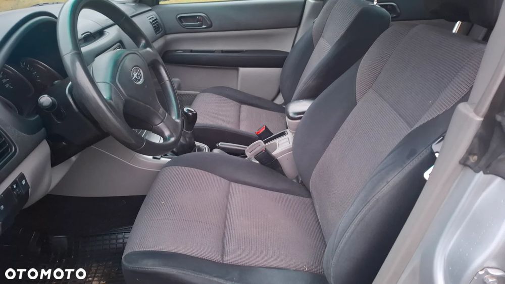 Subaru Forester 2.0X Trend - 12