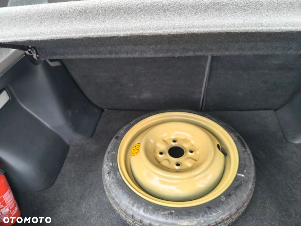 Toyota Corolla 1.4 - 15