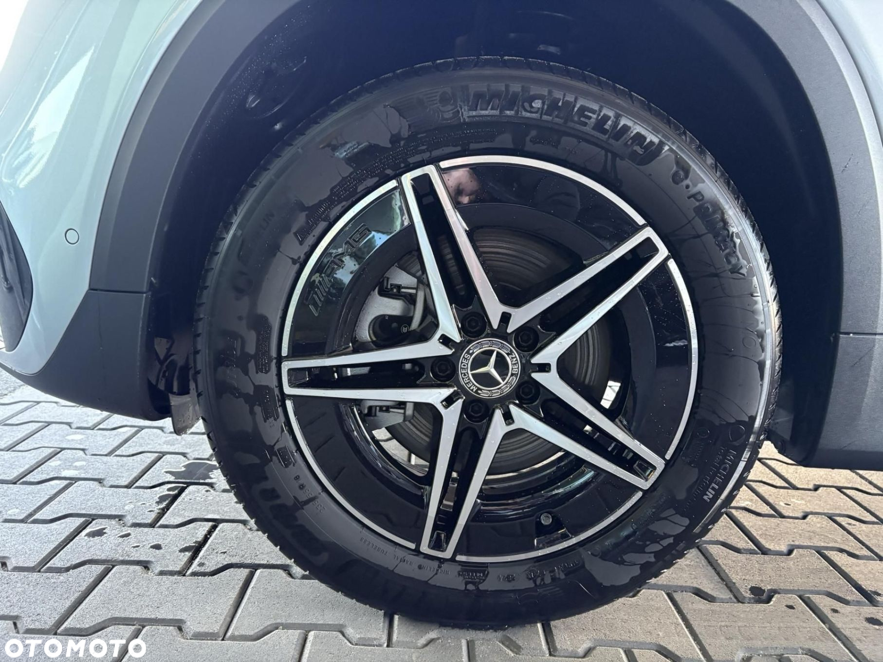 Mercedes-Benz EQB - 9