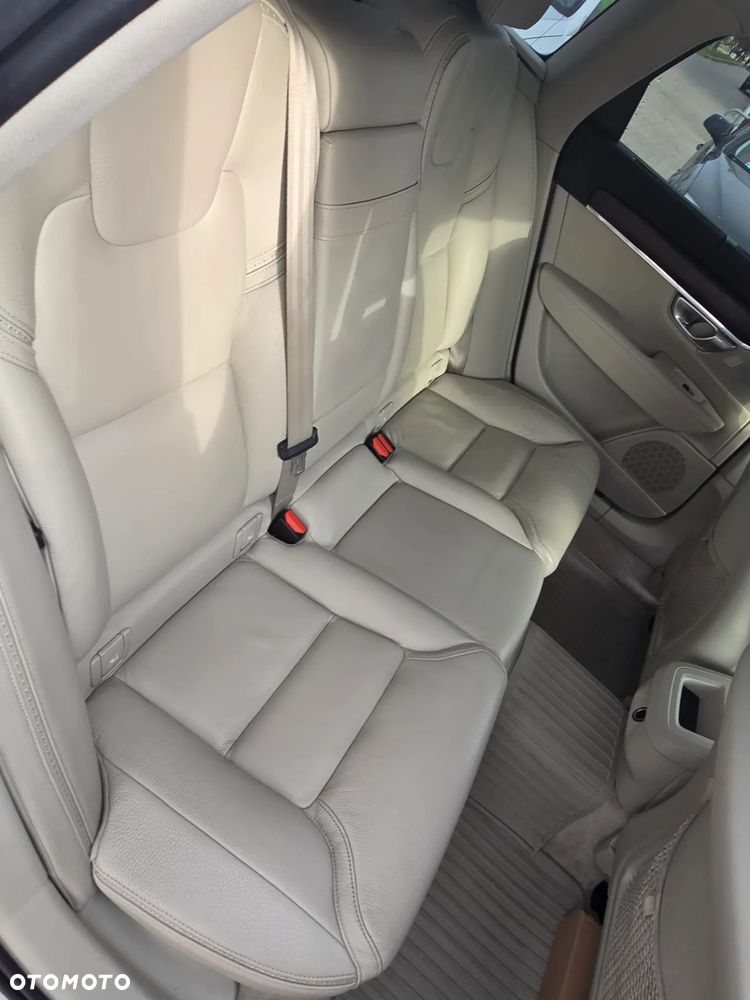 Volvo V90 Cross Country - 33