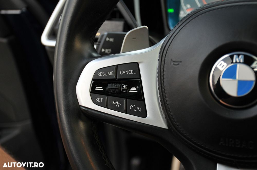 BMW Seria 3 330d xDrive Aut. M Sport - 30