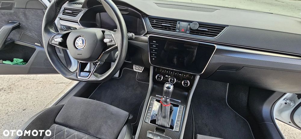 Skoda Superb 2.0 TDI DSG Sportline - 28