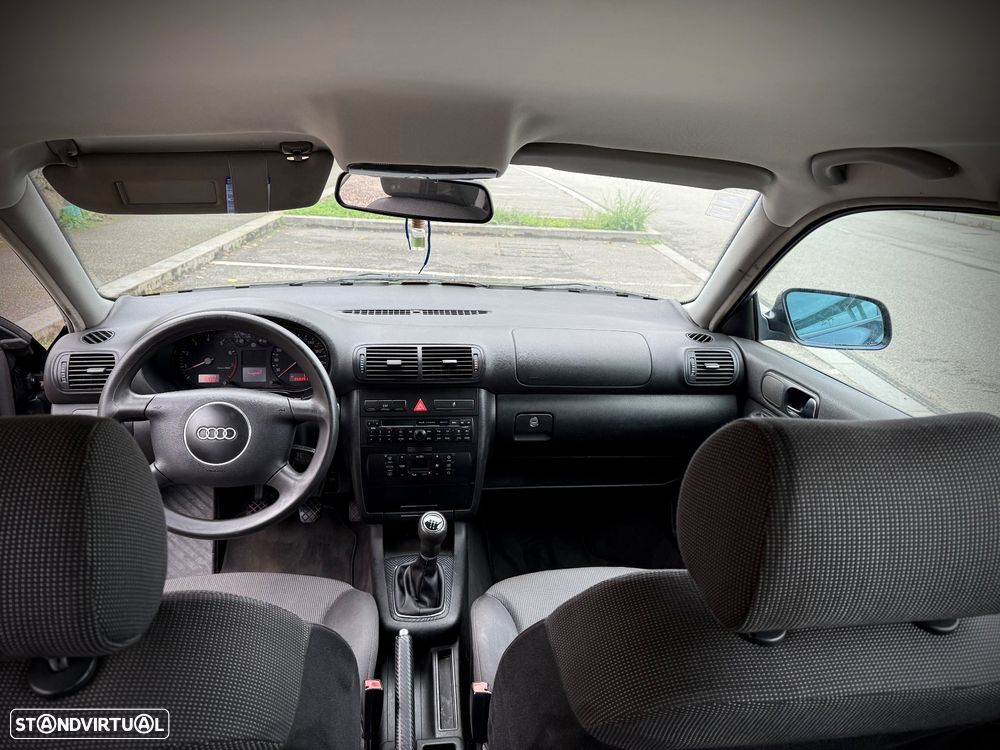 Audi A3 1.6 Ambiente - 16