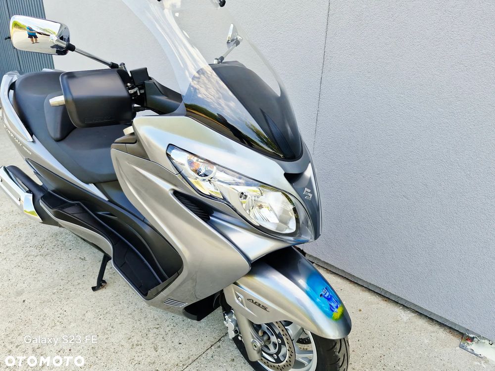 Suzuki Burgman - 22
