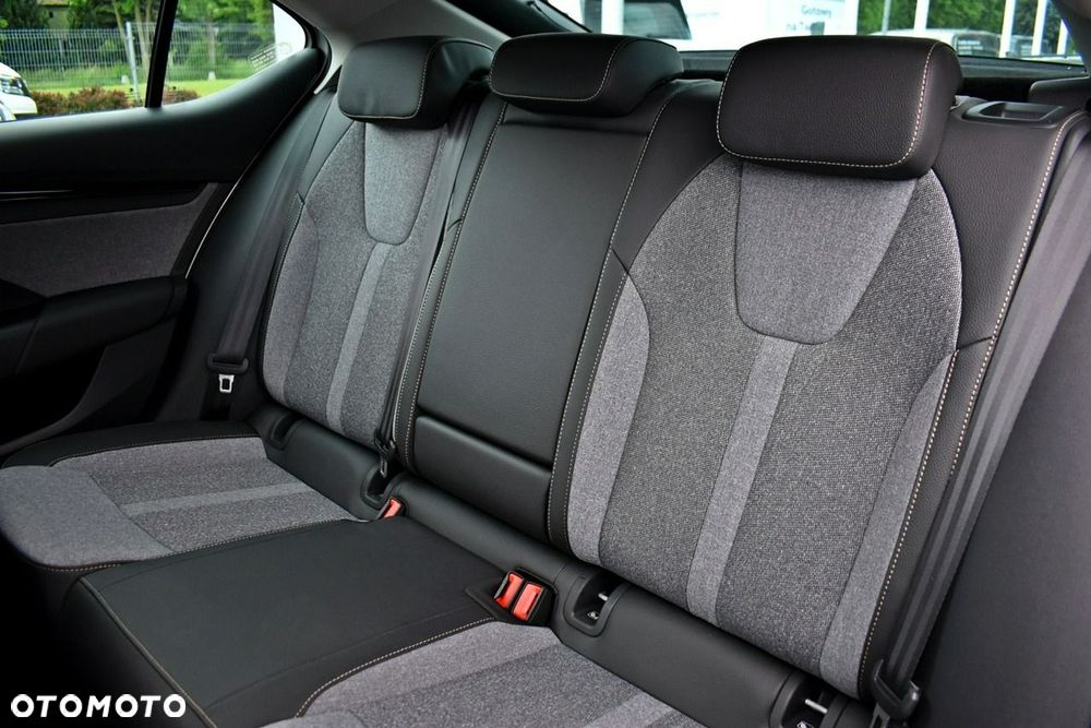 Skoda Octavia 2.0 TDI Selection DSG - 12