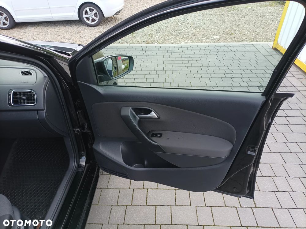 Volkswagen Polo 1.4 Highline - 24