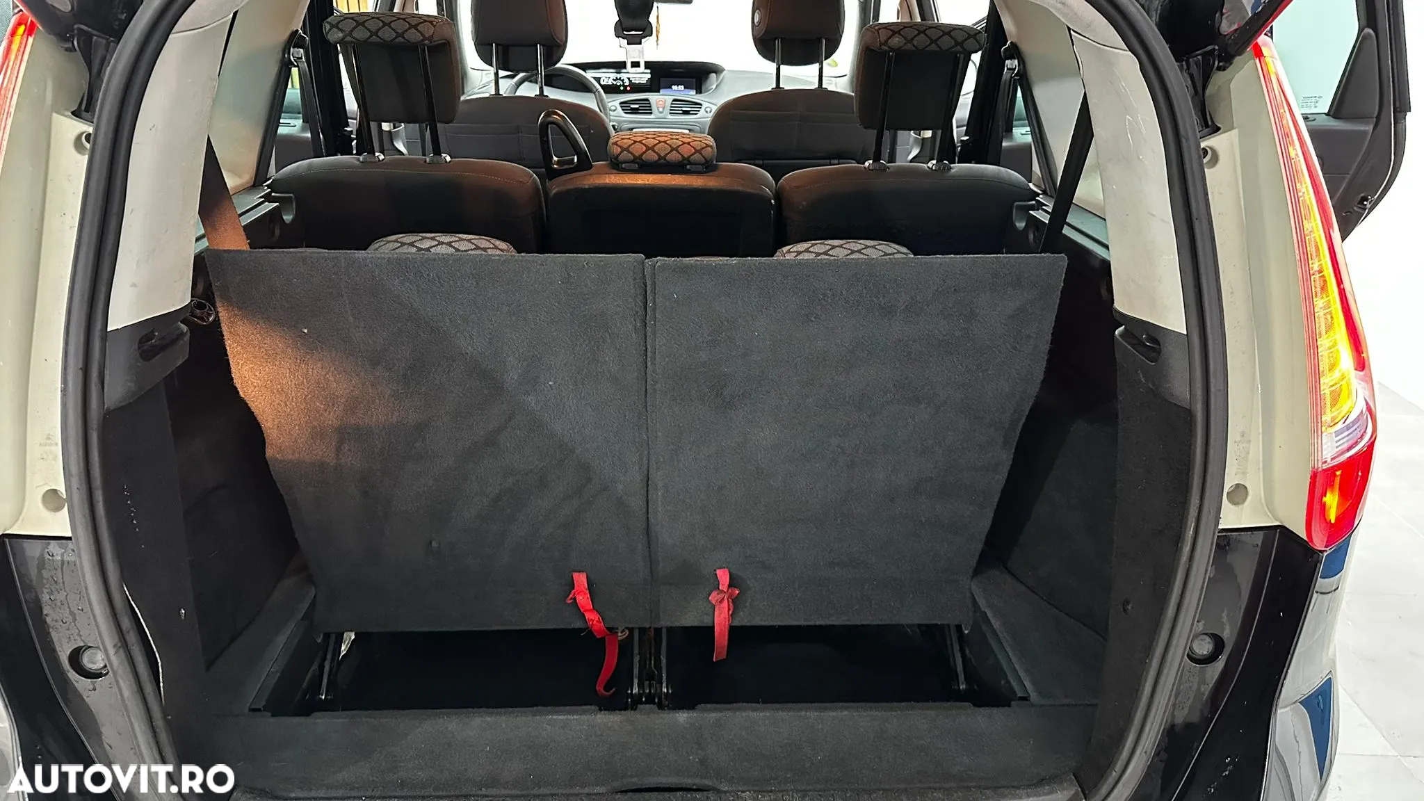 Renault Grand Scenic - 14