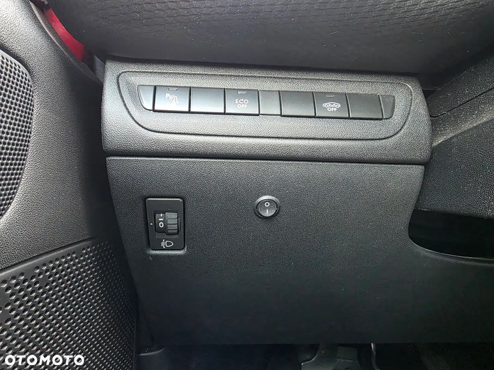 Peugeot 2008 1.2 Pure Tech Style S&S - 20