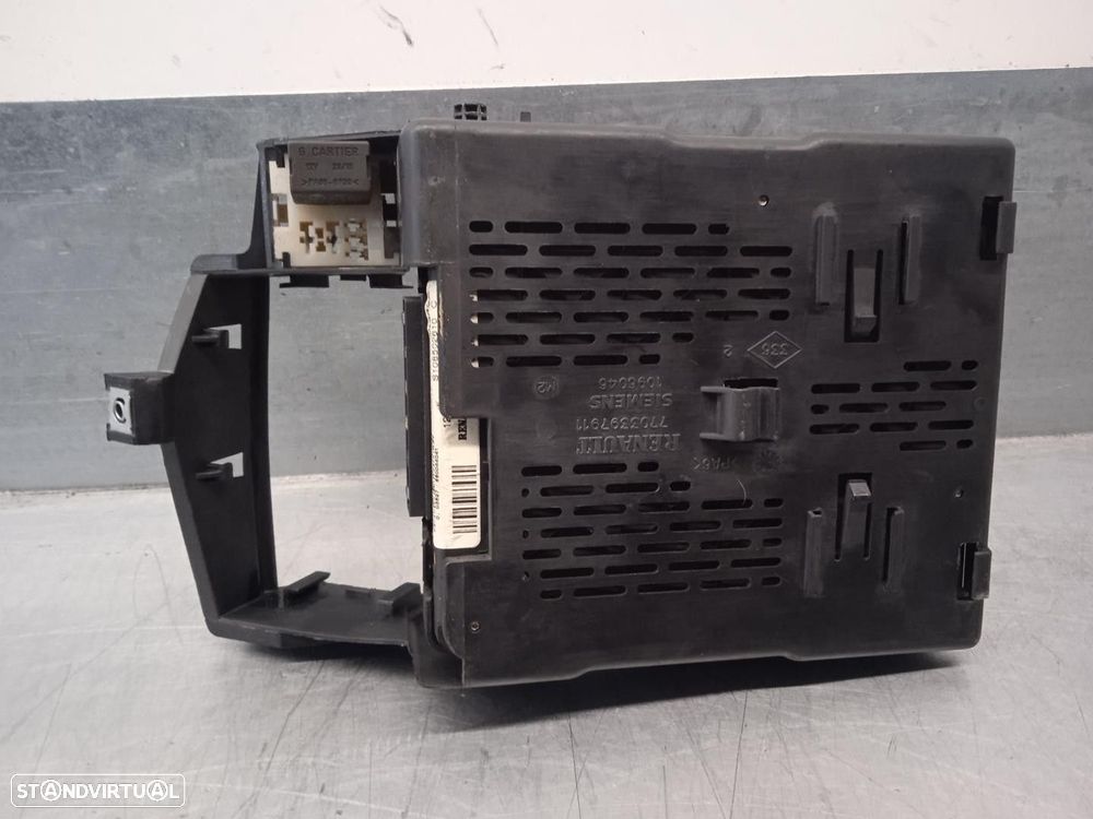 CAIXA RELÉS / FUSÍVEIS RENAULT MEGANE I 1999 -8200029342A - 4