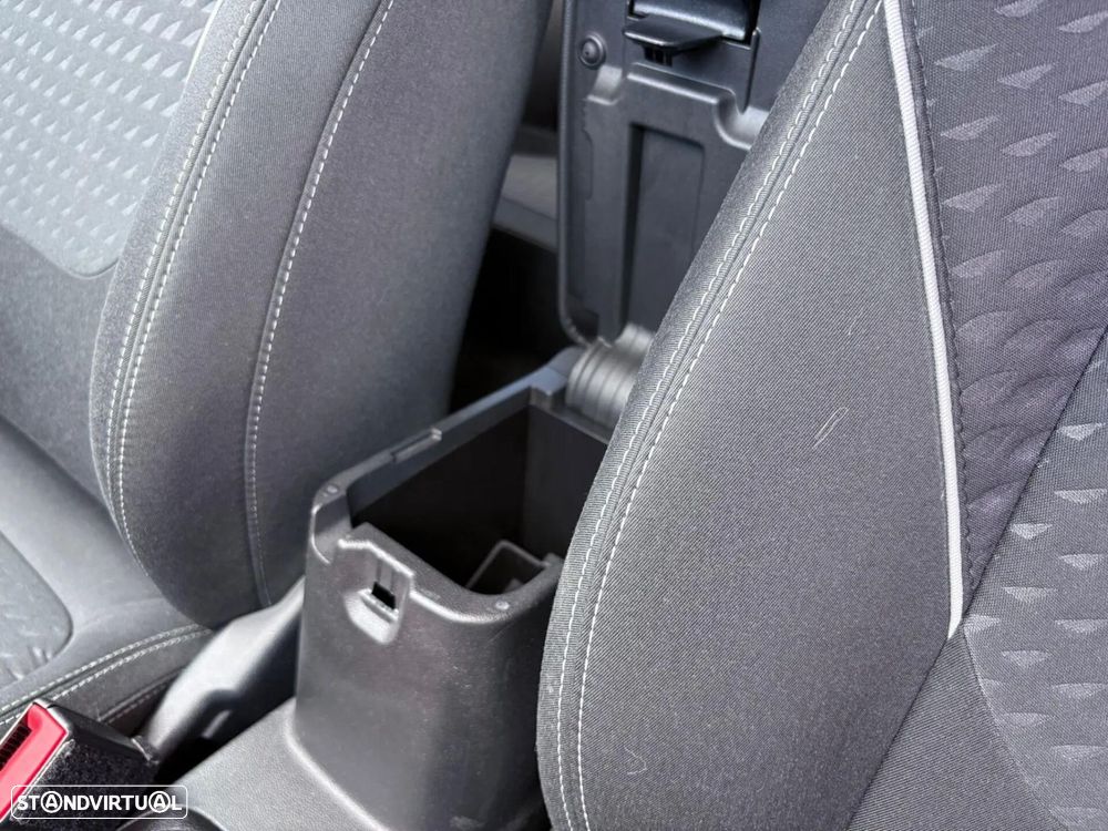 Ford Fiesta 1.0 T EcoBoost Titanium - 31