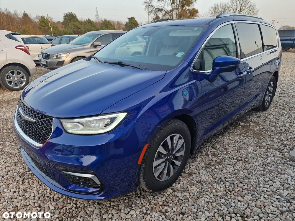 Chrysler Pacifica - 1