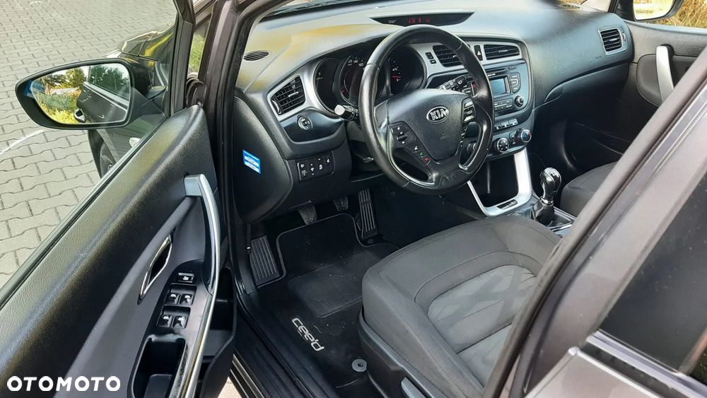 Kia Ceed 1.6 CRDi 128 Platinum Edition - 7